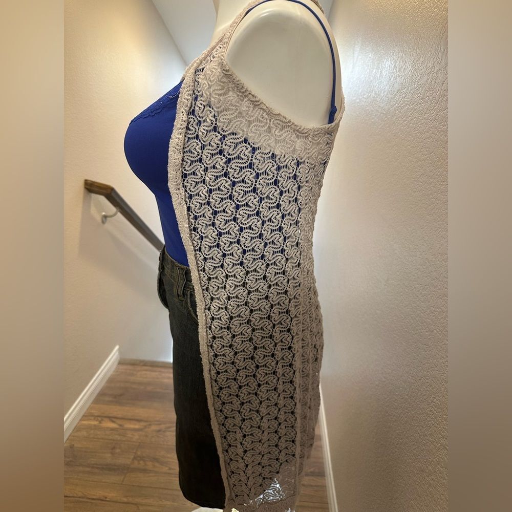 Wallflower Woman’s S Knit Lace Vest Cream